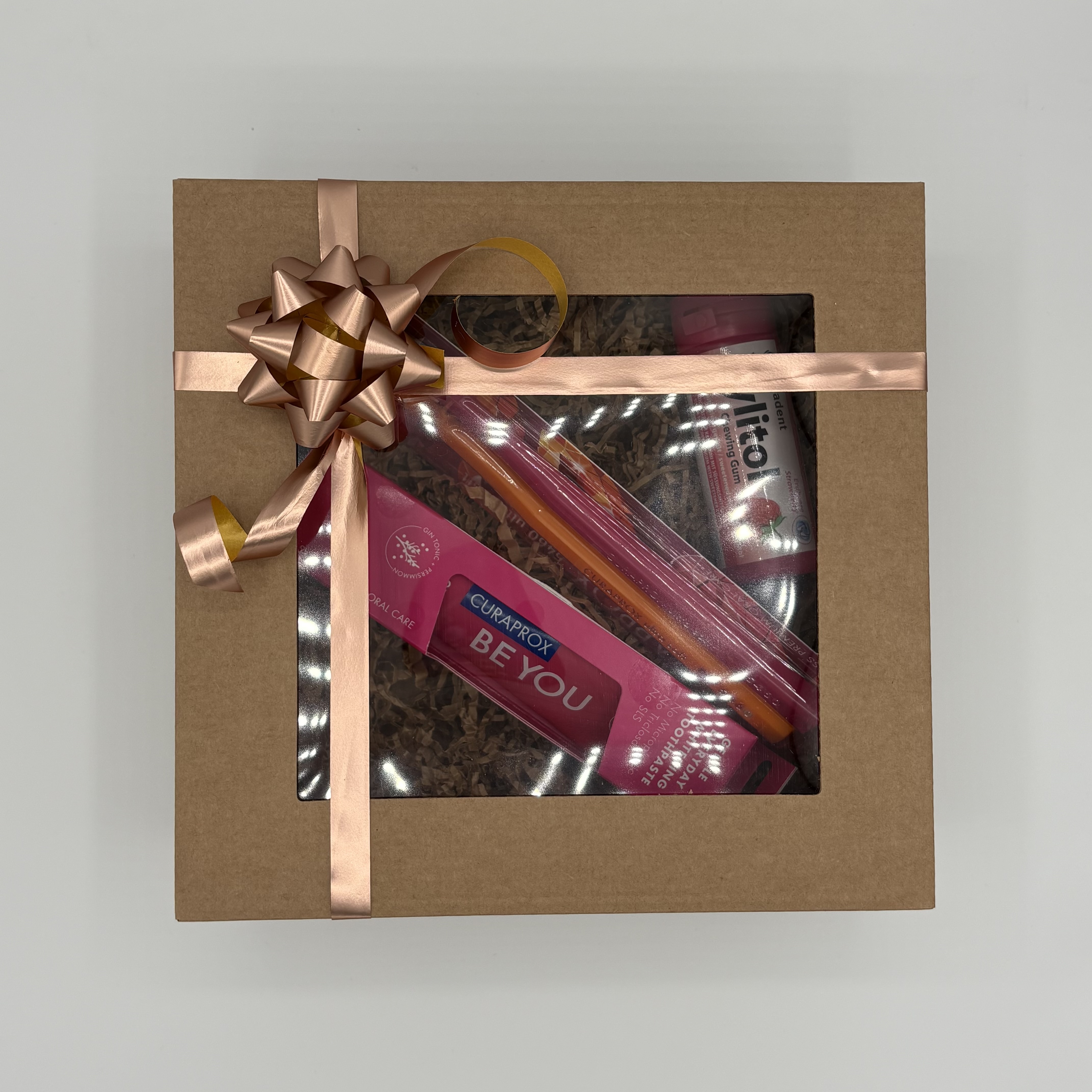 Gift set no. 1 (Curaprox BeYou GinTonic, Curaprox Duo Love toothbrush, Miradent Xylitol chewing gum strawberry)